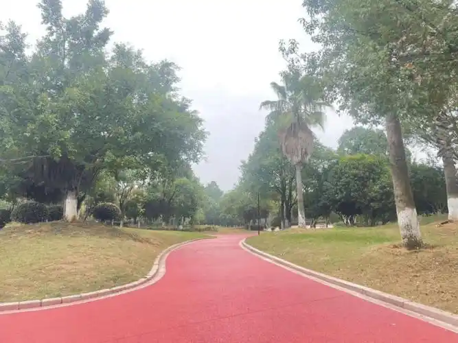 Zhanggong District Riverside Walkway