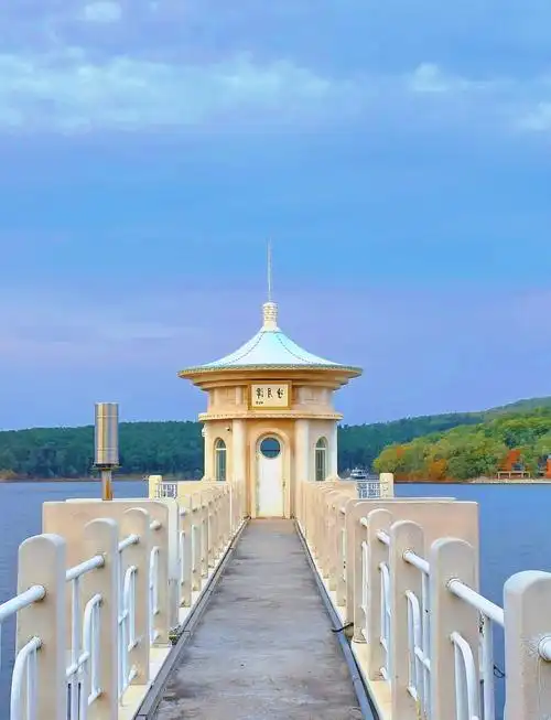 Jingyue Lake