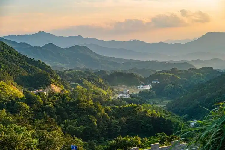 Dabieshan Main Peak Scenic Area