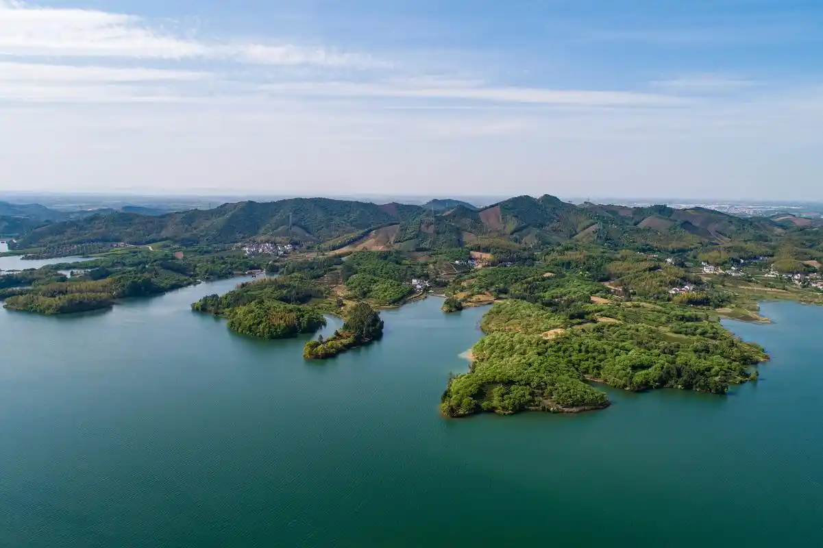 Tongshan Lake