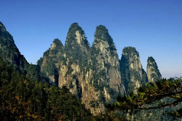 Wuzhi Peak