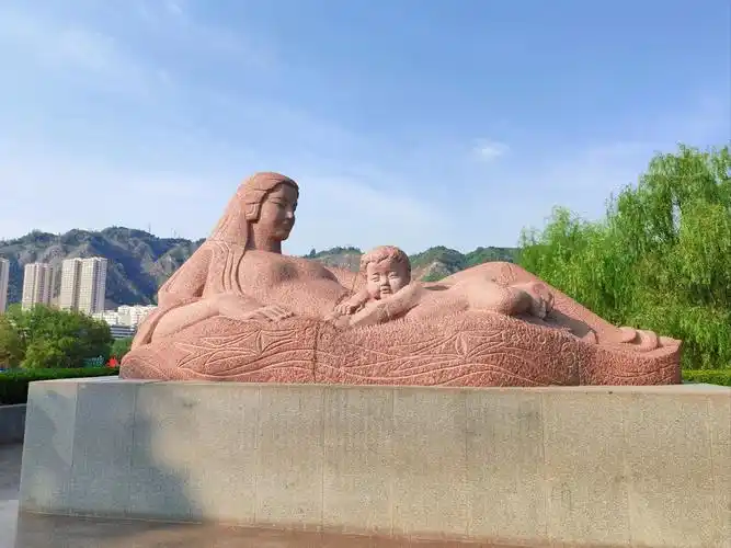 Yellow River Mother Sculpture
