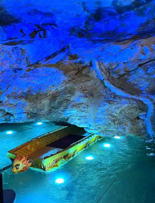 Shuanglong Cave