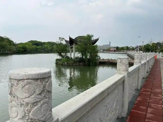 Luoxi Park