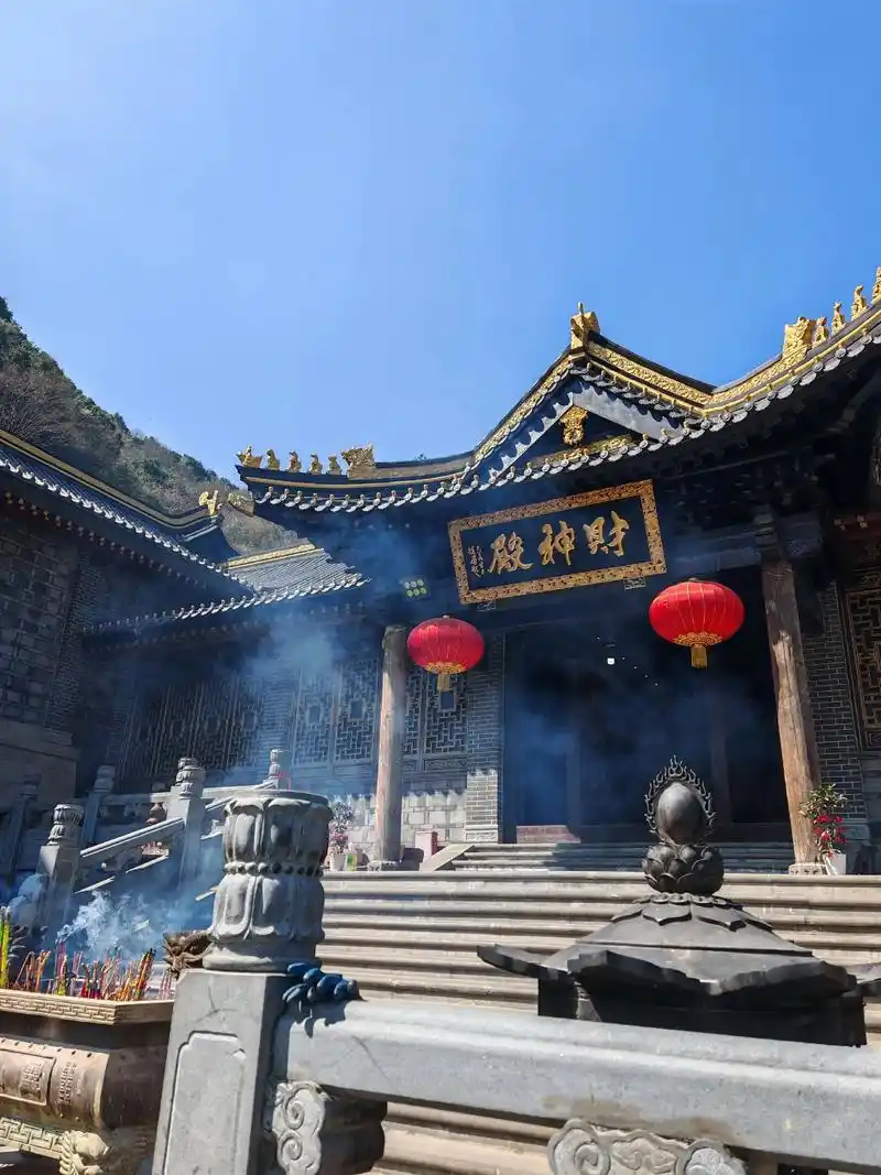 Lingshan Temple