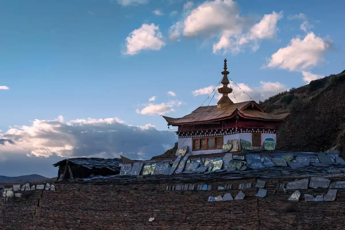 Yushu Zhasi Monastery