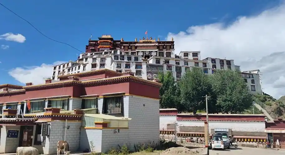 Nagqu Tibetan-style Folk Houses