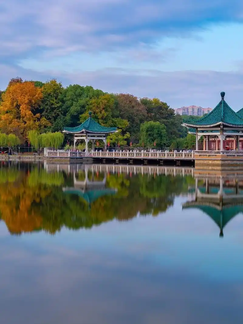 East Lake